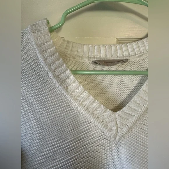 Everlane 100% Cotton White V-Neck Sweater - Picture 4 of 6